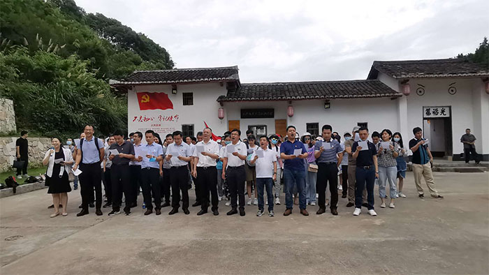 不忘初心跟党走 牢记使命再出发