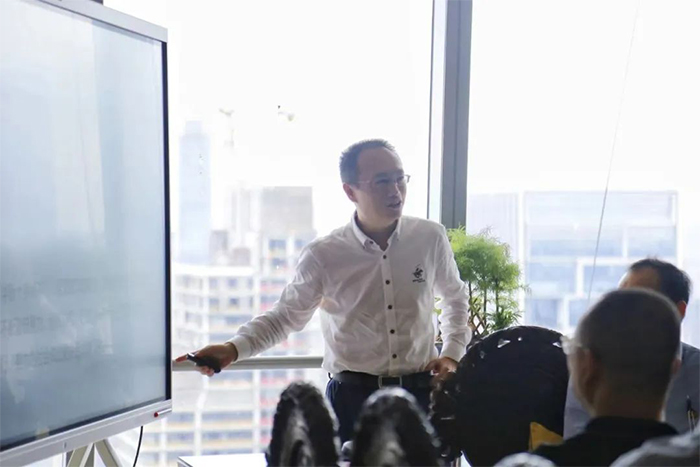 市、区人代表、政协委员调研组到访调研