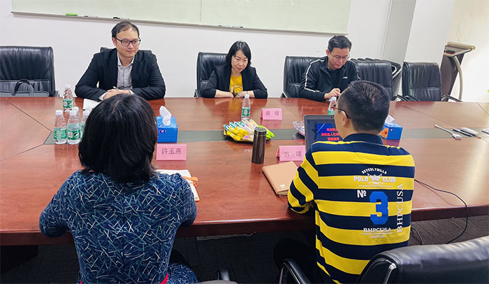 海珠区人力资源与社会保障局副局长周樱一行莅临华银小贷走访调研