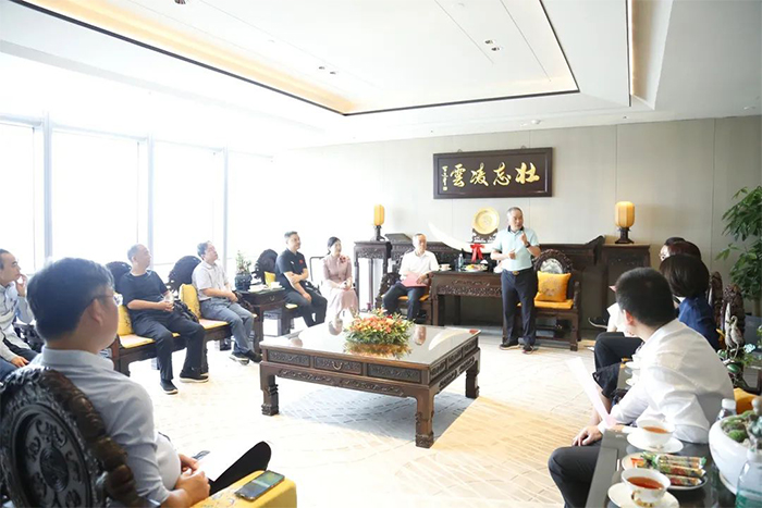 市、区人代表、政协委员调研组到访调研