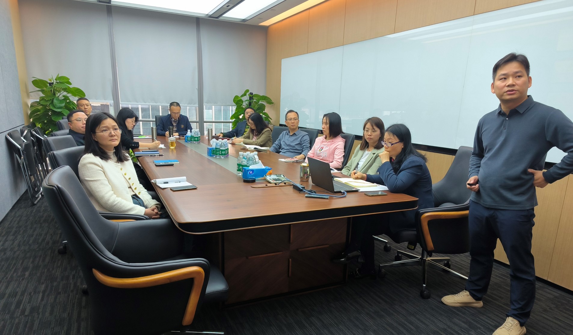 华银小贷召开2023年度述职会